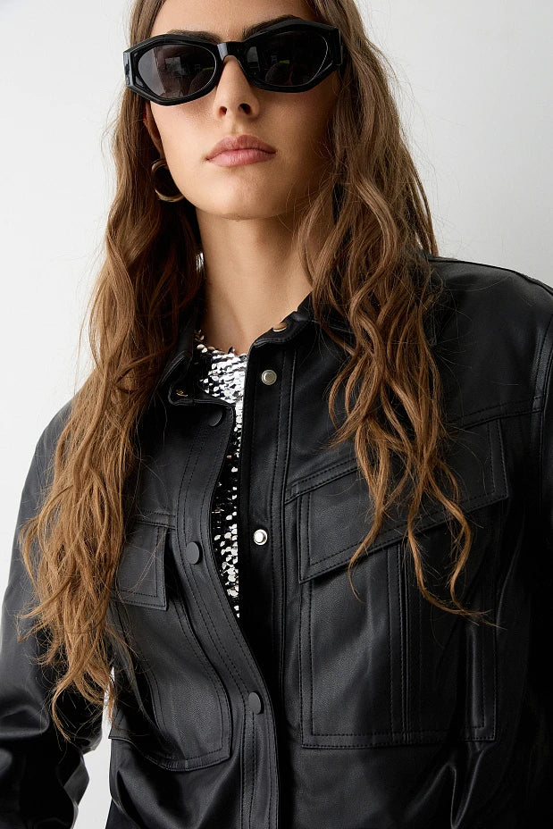 CHAQUETA ECOPIEL CORTA