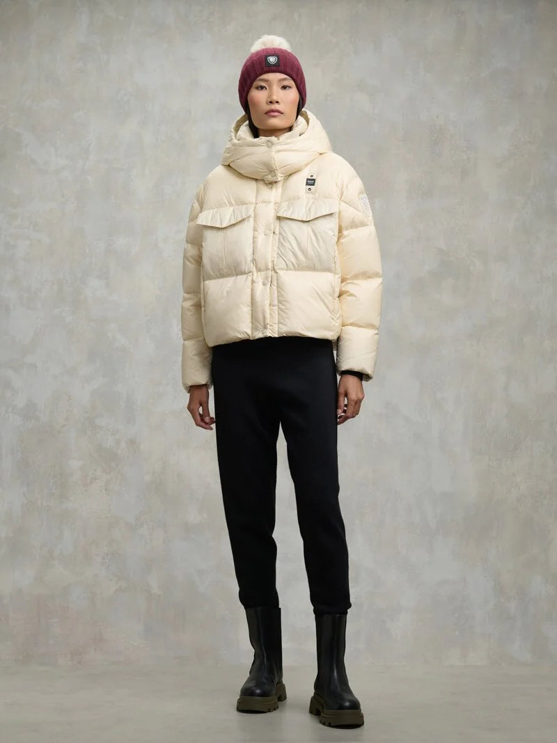 PLUMÍFERO CORTO BRILLANTE BLAUER