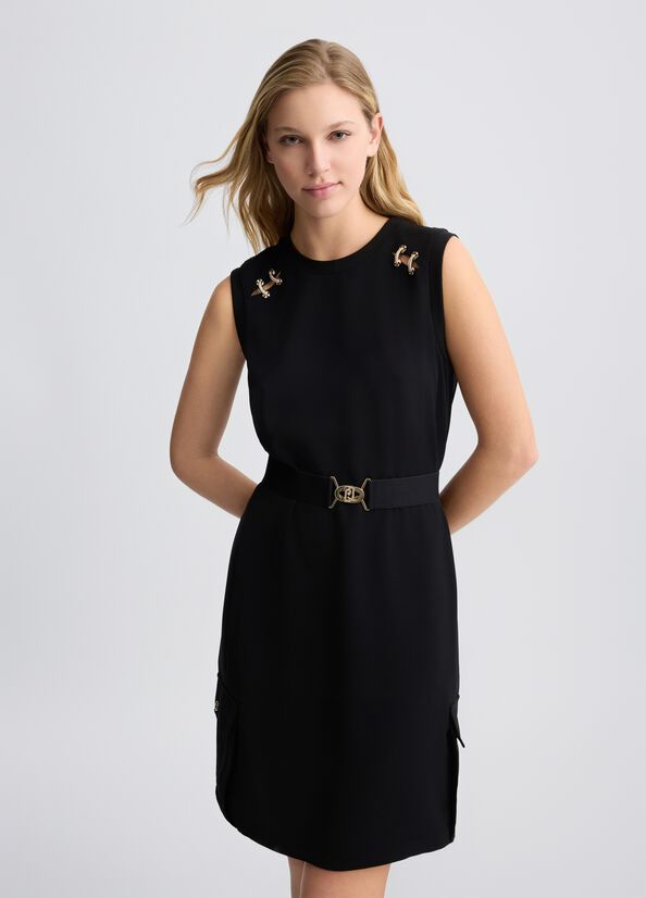 VESTIDO CORTO CON CINTURÓN