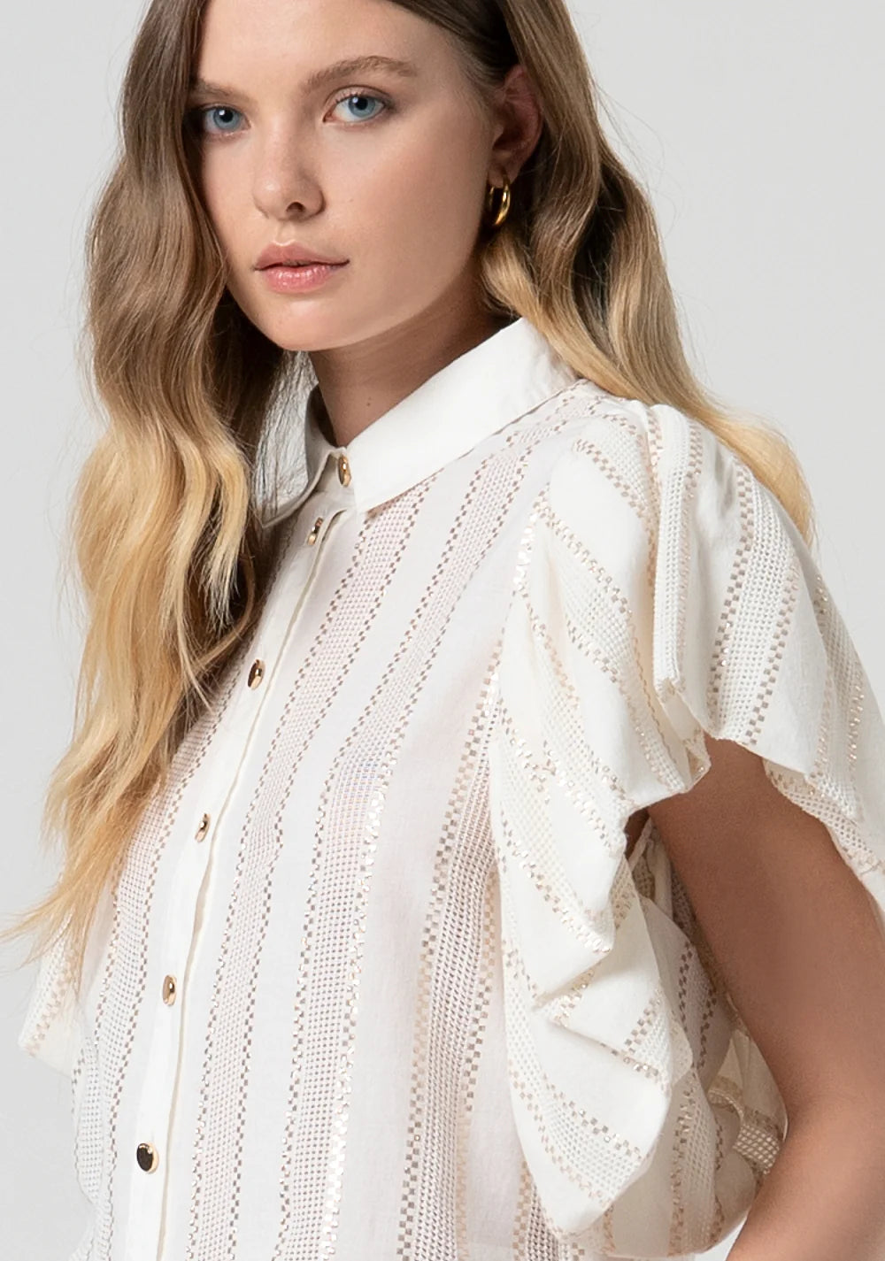 CAMISA DE LÚREX CON VOLANTES