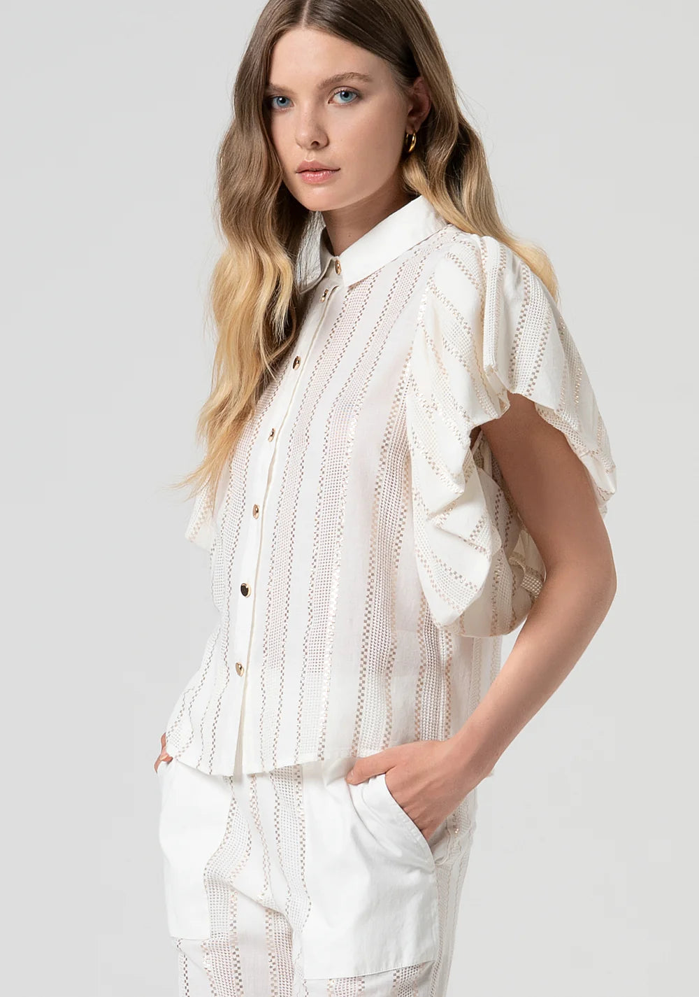 CAMISA DE LÚREX CON VOLANTES
