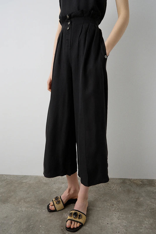 PANTALÓN CROP BOTONES
