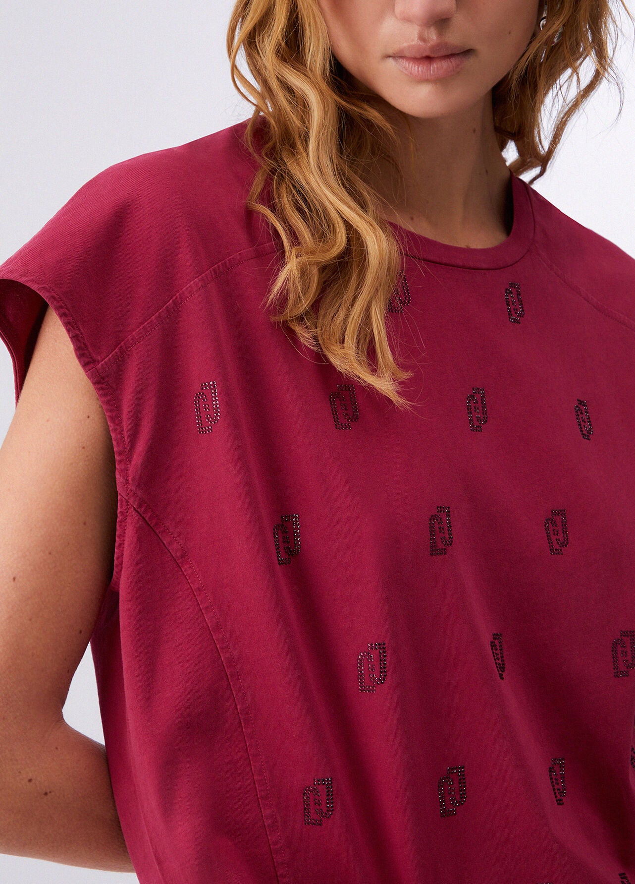 CAMISETA CON STRASS